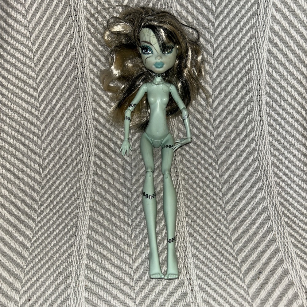 Monster High - Frankie Stein Doll First Wave Mattel 2008 Nude‎ For OOAK D4